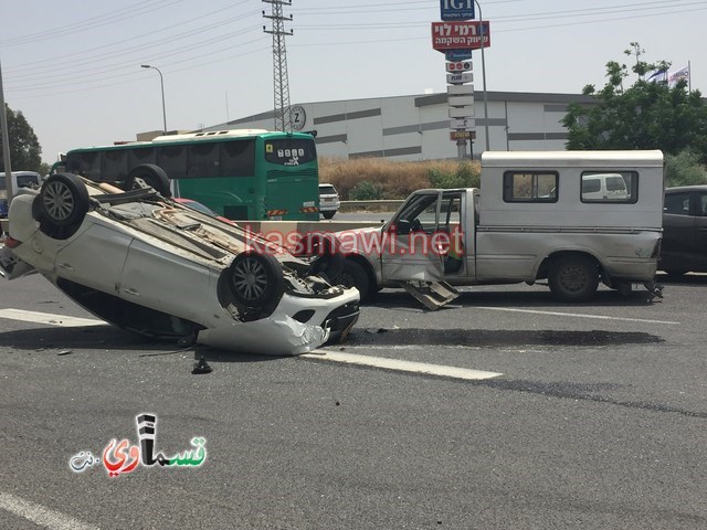 فيديو- كفرقاسم : حادث طرق في مدخل البلدة الغربي وثلاثة اصابة بين المتوسطة  والطفيفة وازدحام مروري صعب